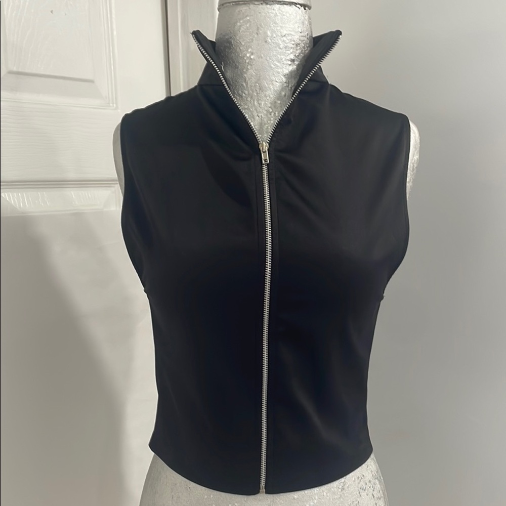 Zara black top exposed zipper back size Small 👗